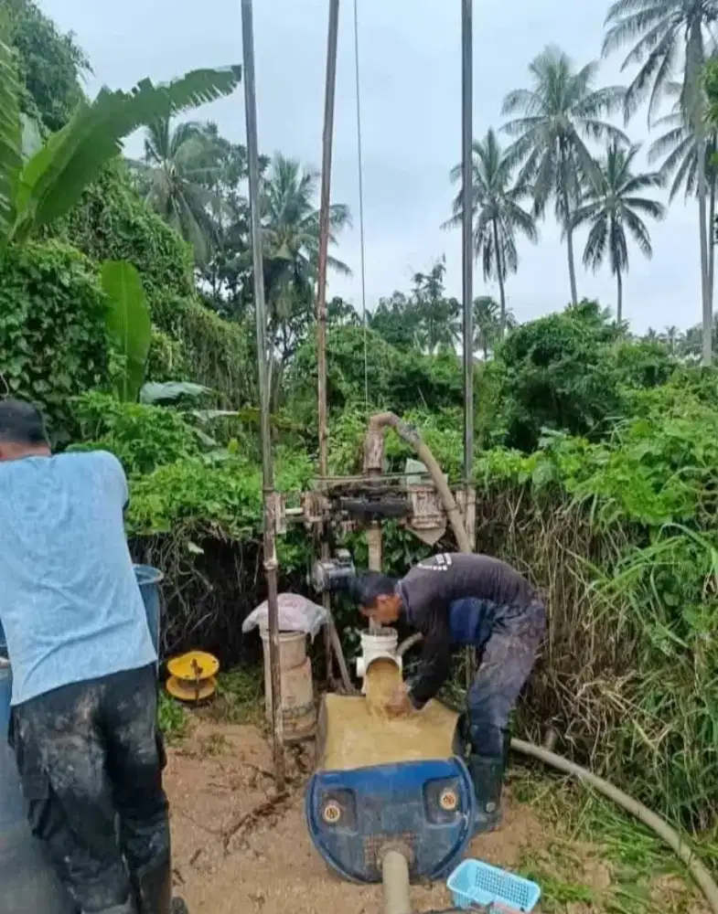 Pembuatan sumur rumah tangga dan industri