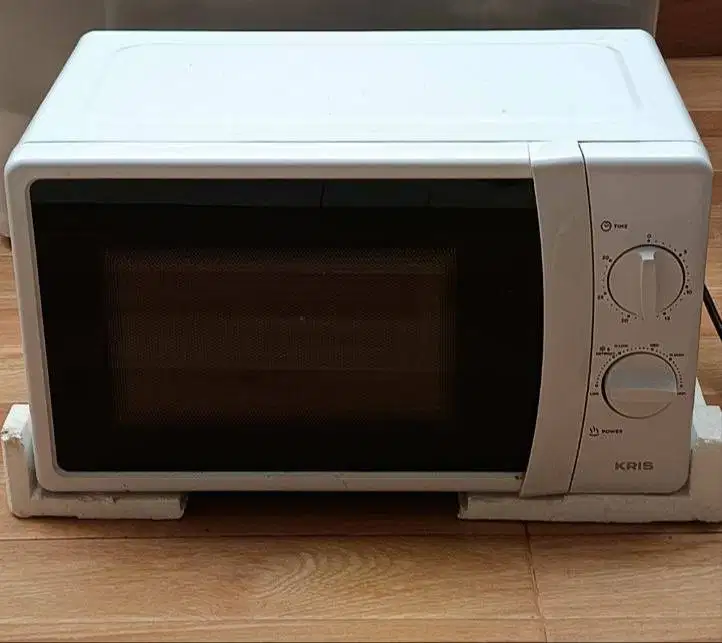 Kris 20 Ltr Microwave - Putih