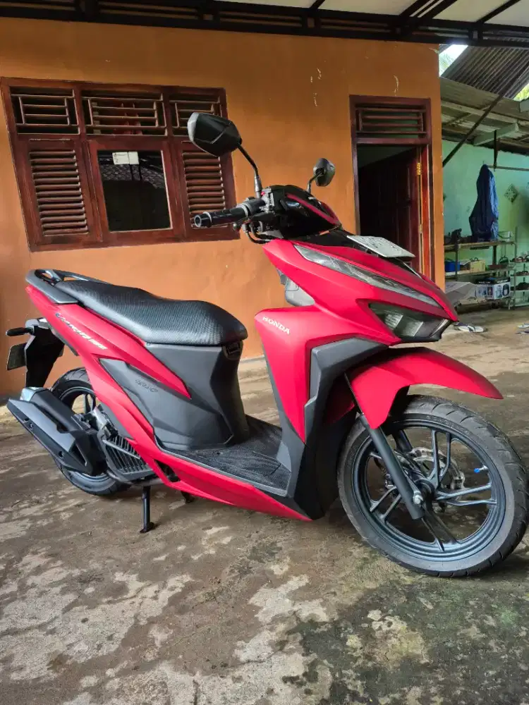 Vario 150 2018 red mate keyless