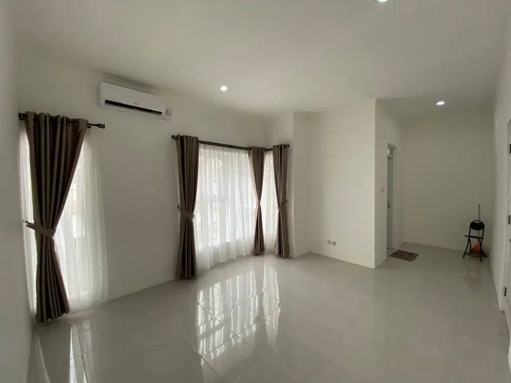 JUAL CEPAT DAN MURAH !! RUMAH SIAP FASILITAS LENGKAP DEKAT BSD CIATER