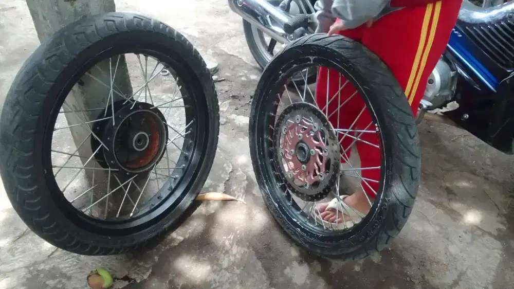 Di jual Sepasang Pelek