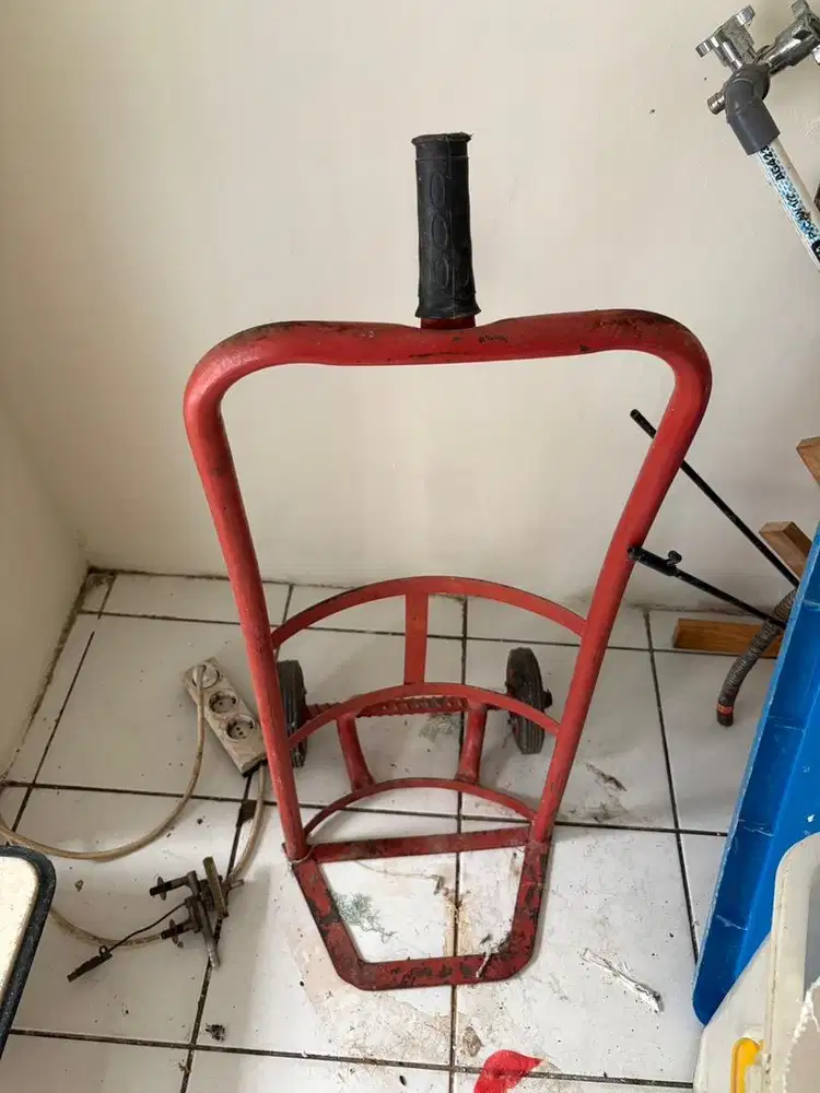 Troli galon atau beras