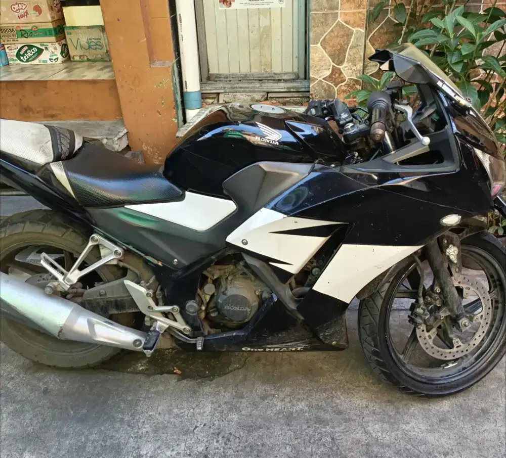 Jual CBR 150 K45 THN 2015