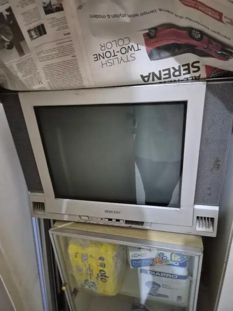 Tv bekas sedang rusak