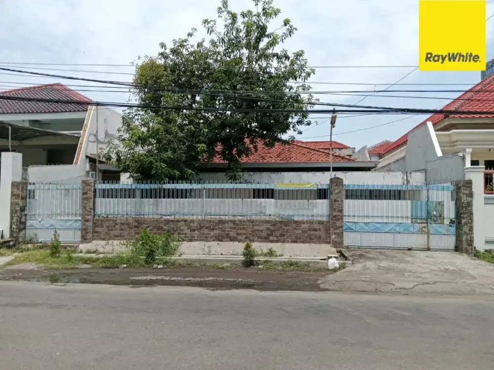 Dijual Rumah di Jalan Raya Dharmahusada Surabaya