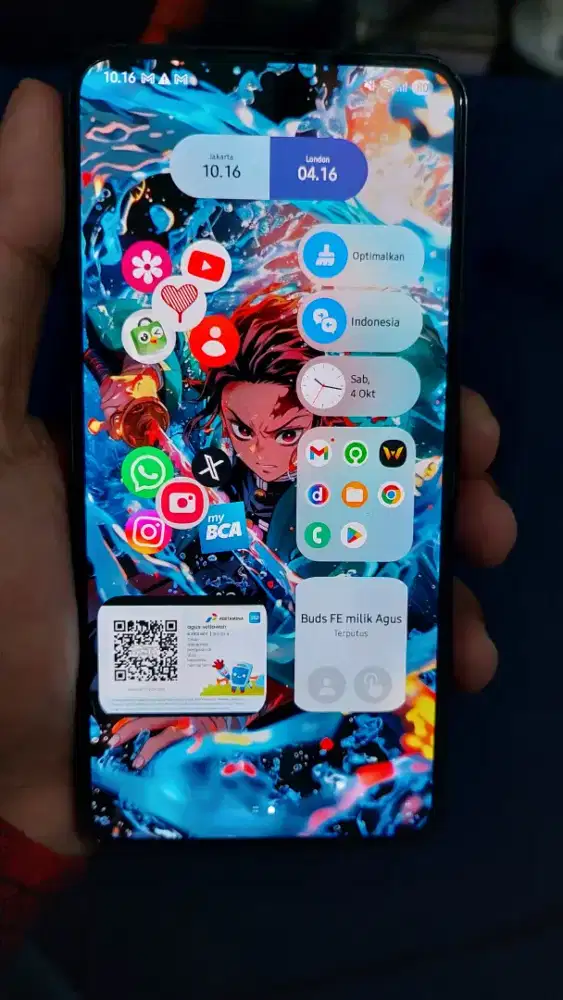 Samsung galaxy S22 5G, 8/128 Gb black like new.