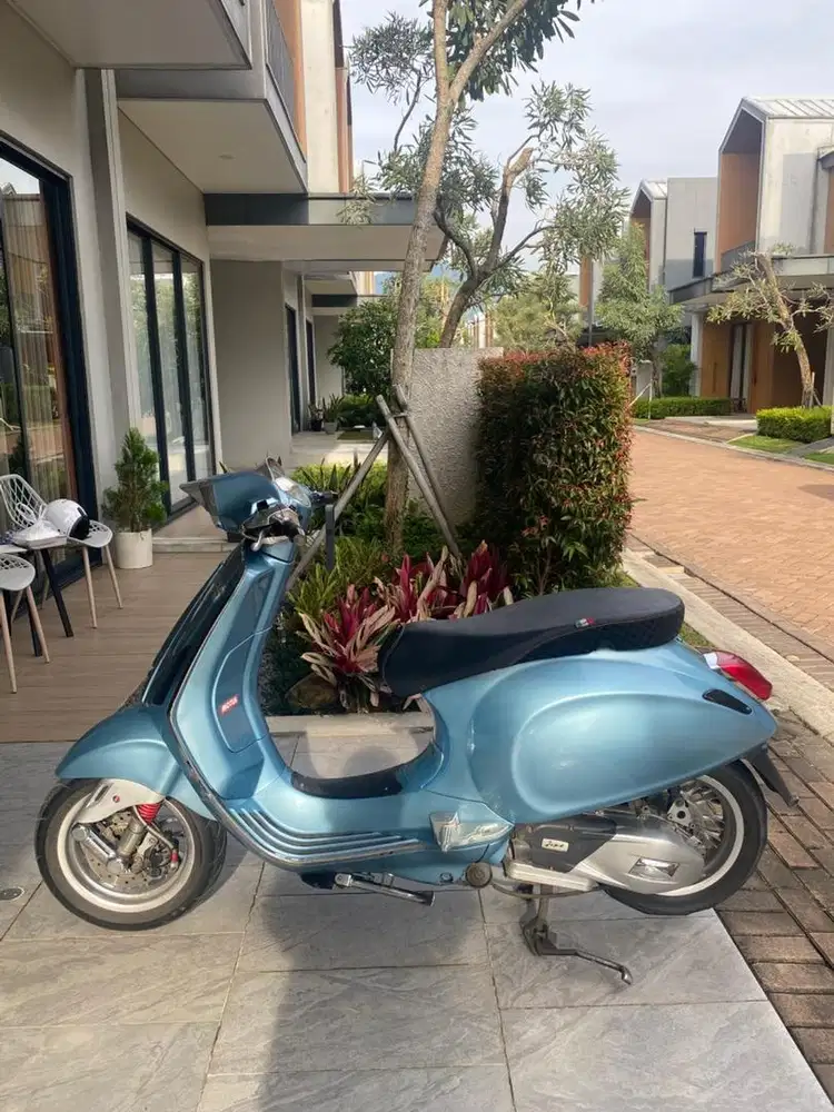 Dijual vespa sprint iget 2021