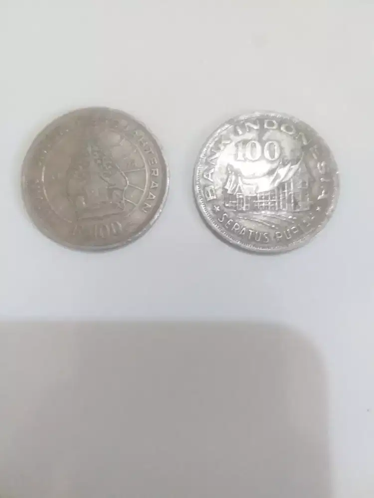 Uang koin logam 100rupiah