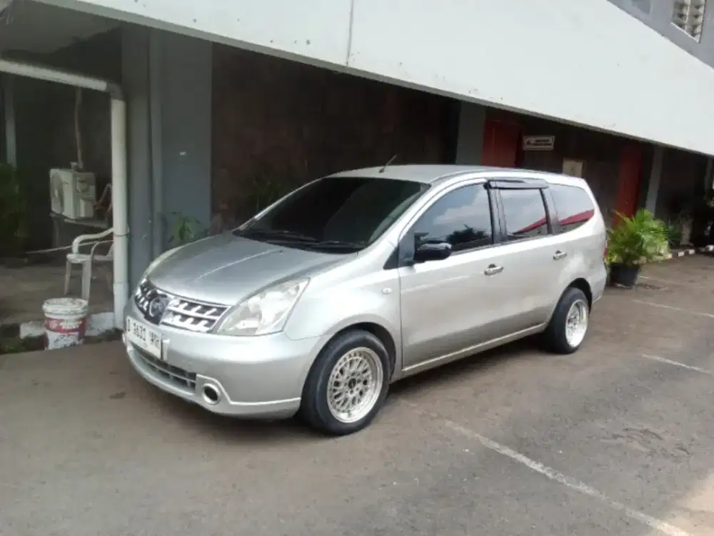 Nissan Grand livina 2013 Bensin