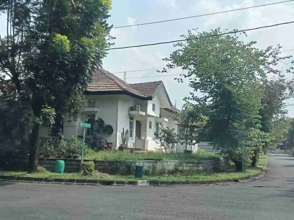 Rumah hook cluster lembah hijau Lippo Cikarang siap huni