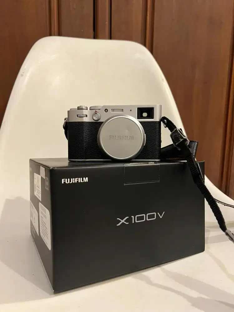 fujifilm x100v silver