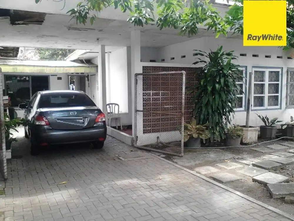 Dijual Rumah di Jalan Raya Karang Menjangan Surabaya