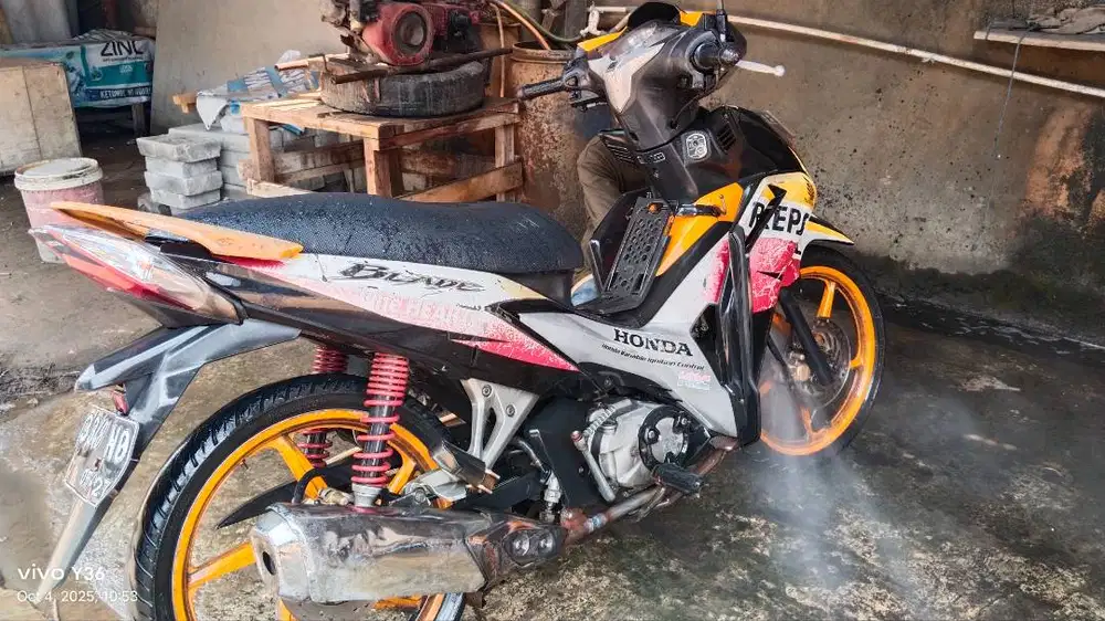 Dijual Honda Blade Repsol Tahun 2012