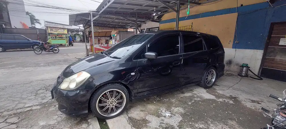 Honda Stream 2005 Bensin
