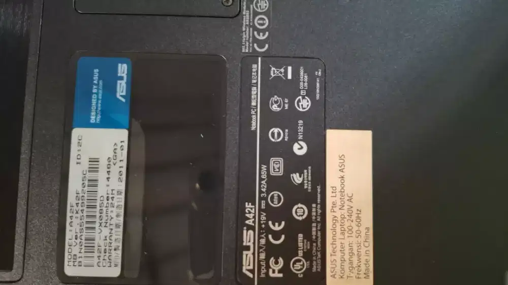 Laptop merek Asus