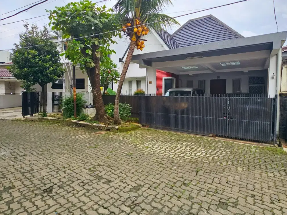 Rumah Cinere Dijual. Halaman Luas, Komplek - Jalan LEBAR. NEGO