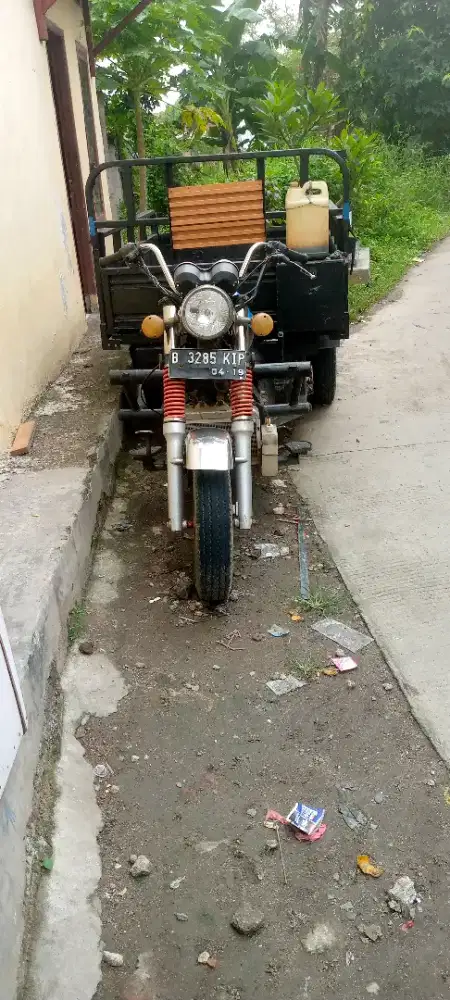 Baktor Roda tiga