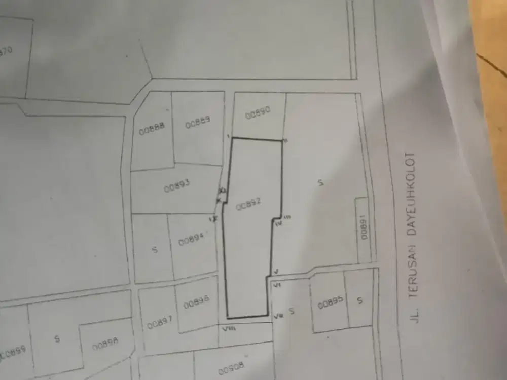 JUAL CEPAT*RUMAH HITUNG TANAH (BAHAN) SANGAT COCOK UNTUK DI BUAT KOST*LOKASI SANGAT STRATEGIS HANYA 10 METER DARI JALAN RAYA UTAMA