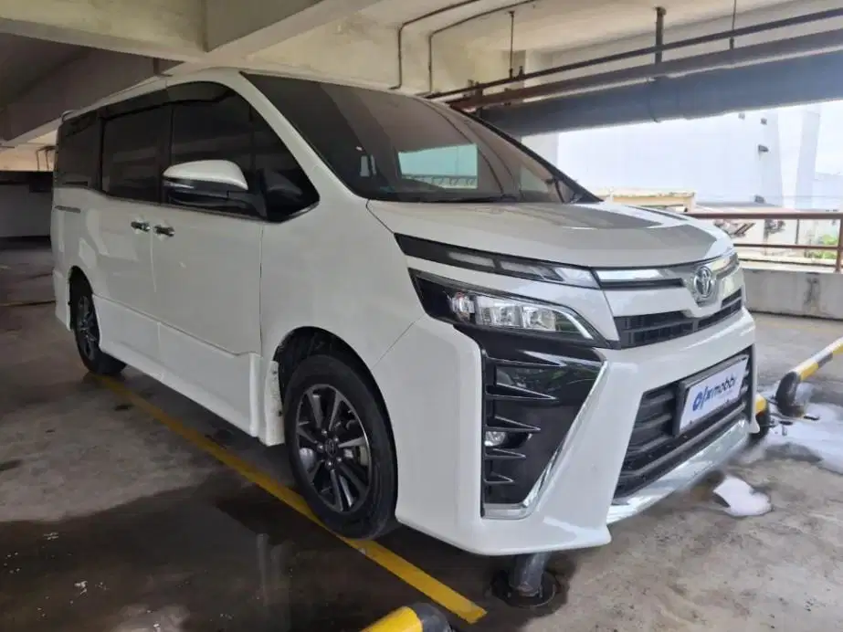 DP RENDAH Toyota Voxy 2.0 Bensin-AT 2019 3JP B