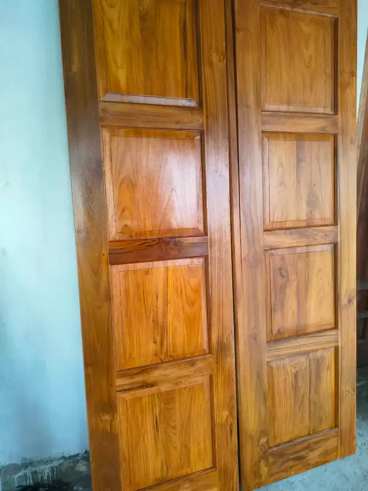 Daun pintu jati
