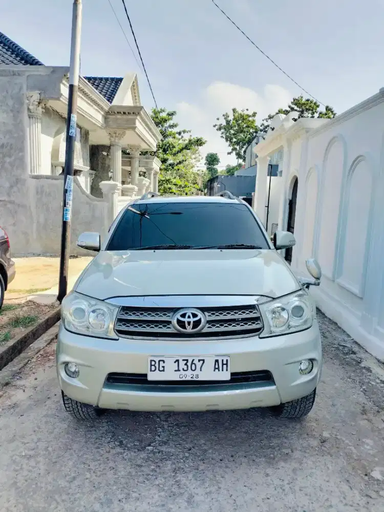 Toyota fortuner G mt diesel