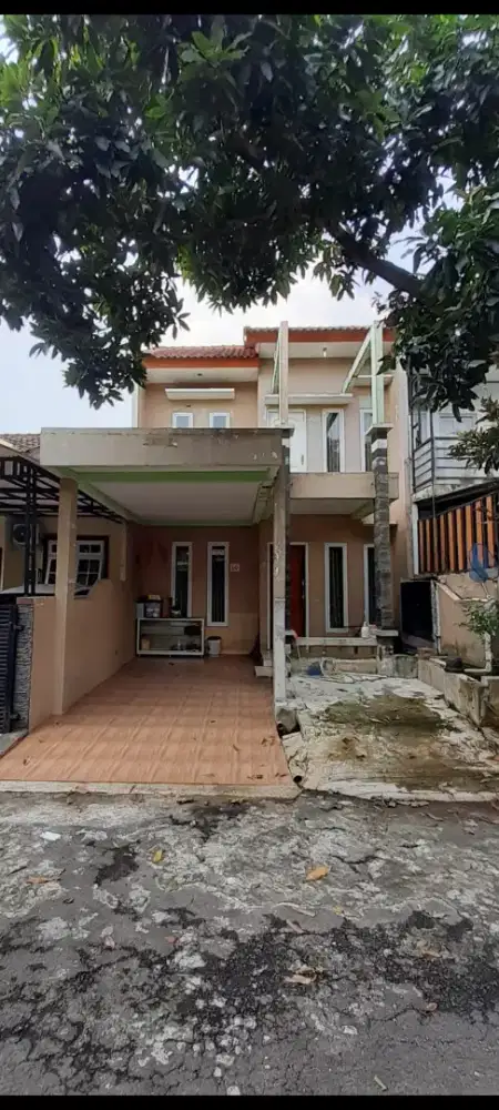 Di Jual Rumah dilokasi strategis bangunan Kokoh