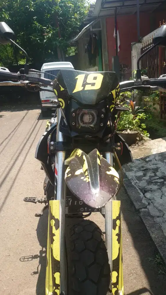 Viar Cross x 150 Tahun 2022
