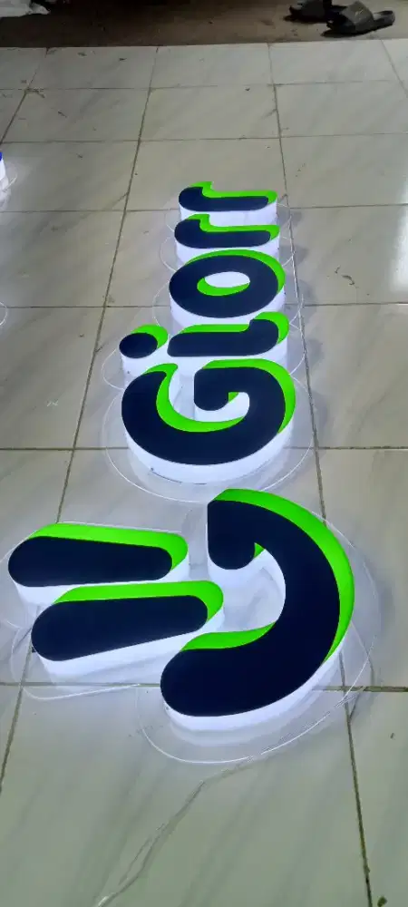 Huruf timbul LED