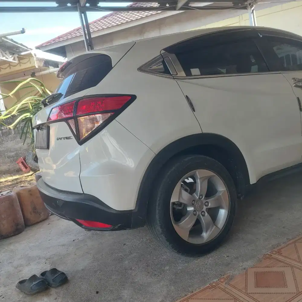 Honda Hrv putih 2016