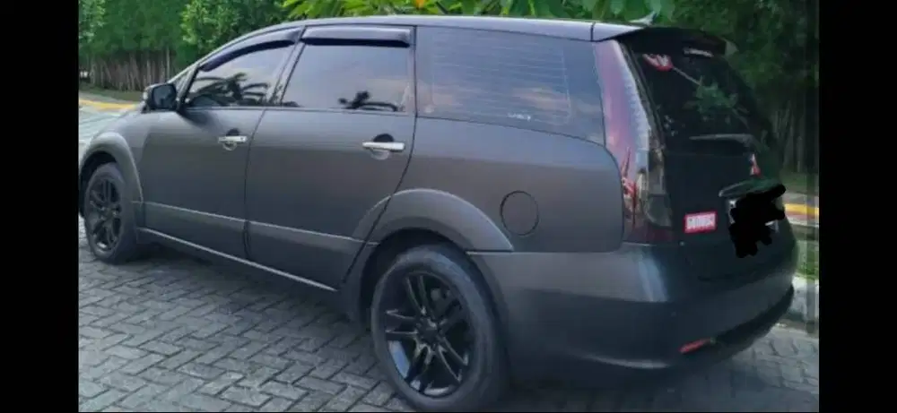 Mitsubishi Grandis 2.4 AT Mivec