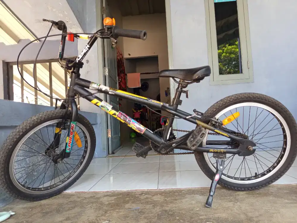 Sepeda BMX Pacific B2W Hotshot 20inci