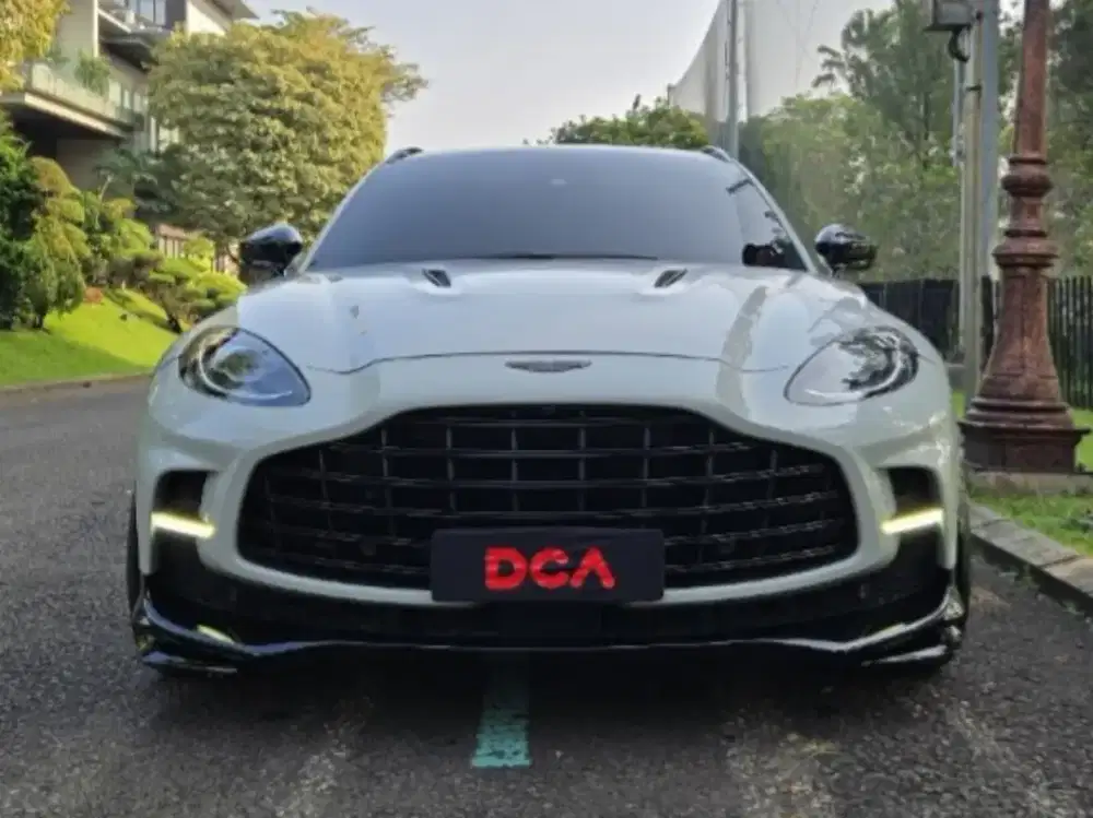 2023 Aston Martin DBX 707