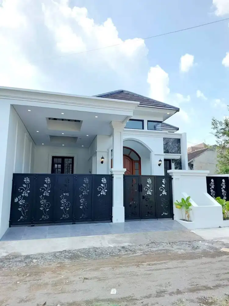 Dijual Rumah Baru Desain Klasik dekat Jalan Besi Jangkang timur UII
