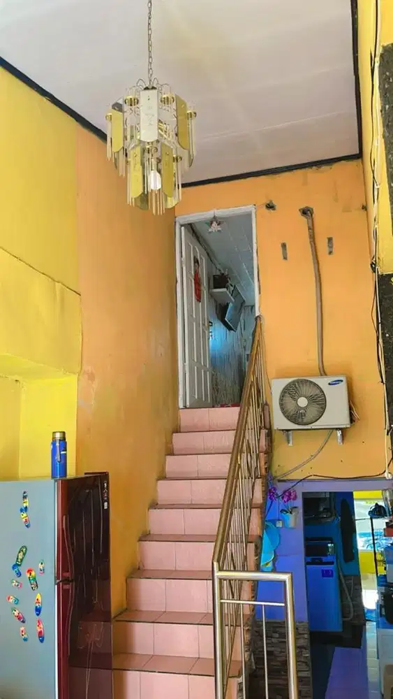 Di kontrakan rumah