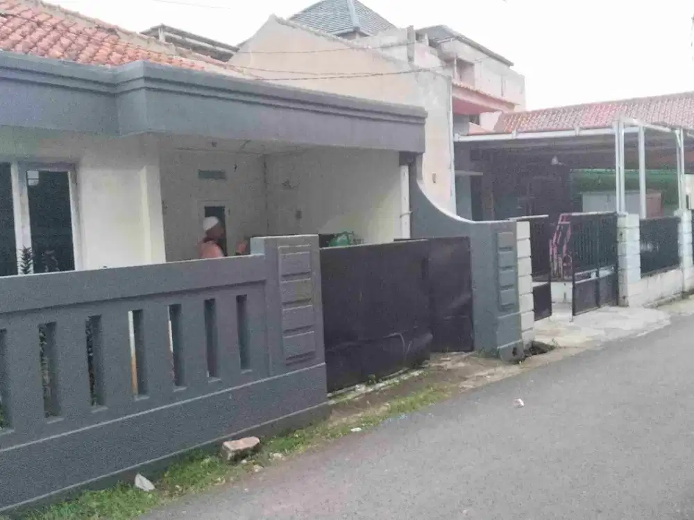 di jual rumah kampung 100 meter  masuk mobil sawangan baru Depok