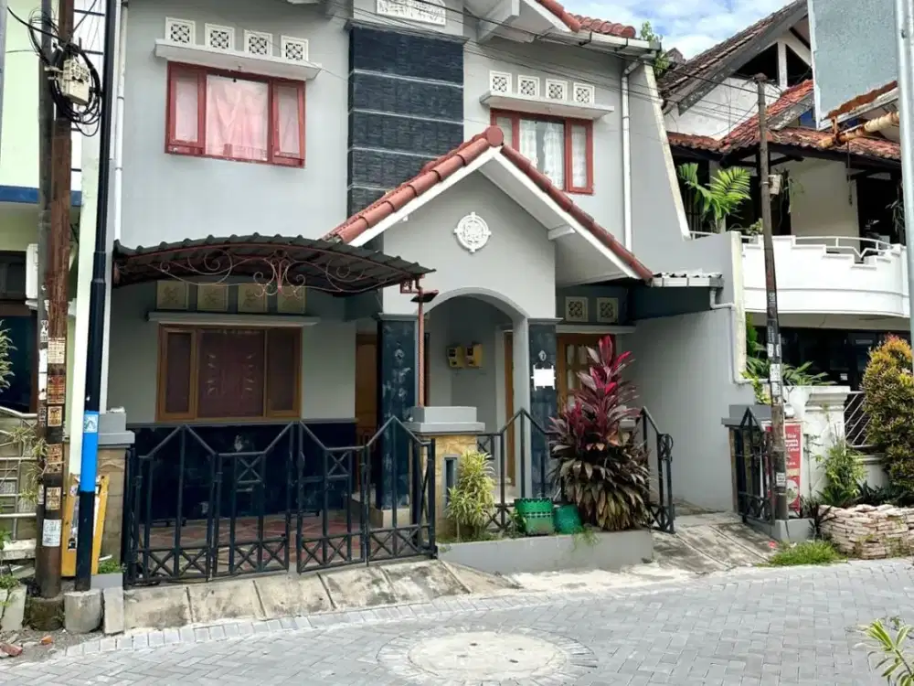 Kost + Rumah Induk di Ring 1 Kampus UGM Yogyakarta #Kode : KB 008