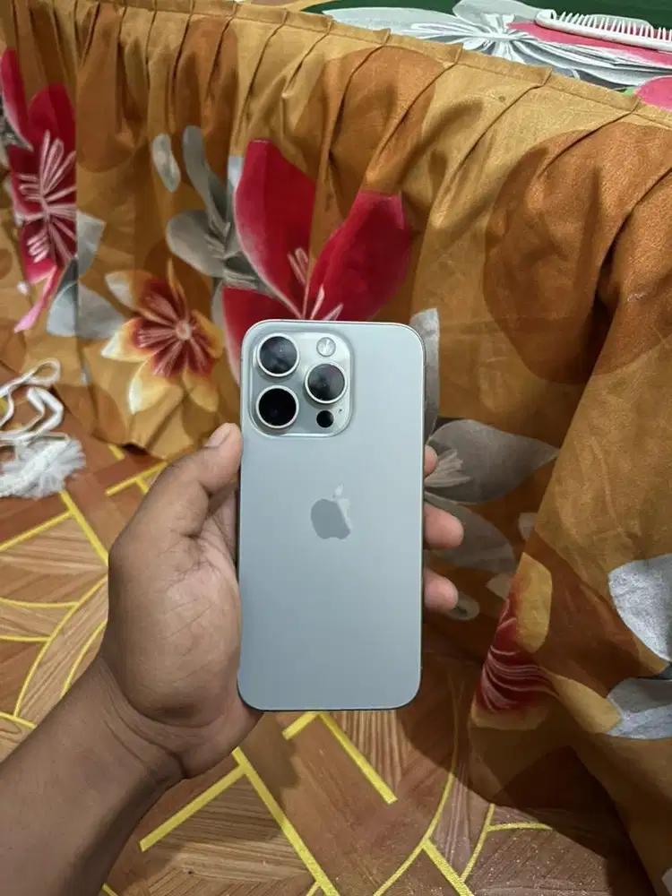 iPhone 15pro 256gb