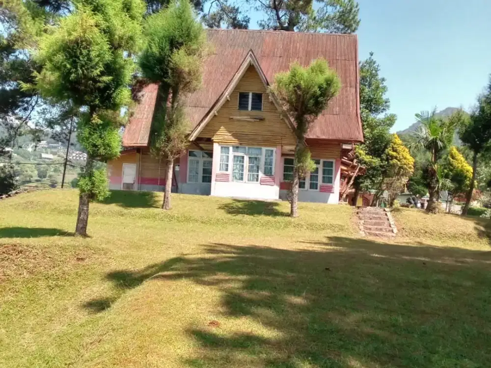 Jual Villa Puncak Terbaik Lokasi di Atas Bukit Ciloto depan Aston Hotel