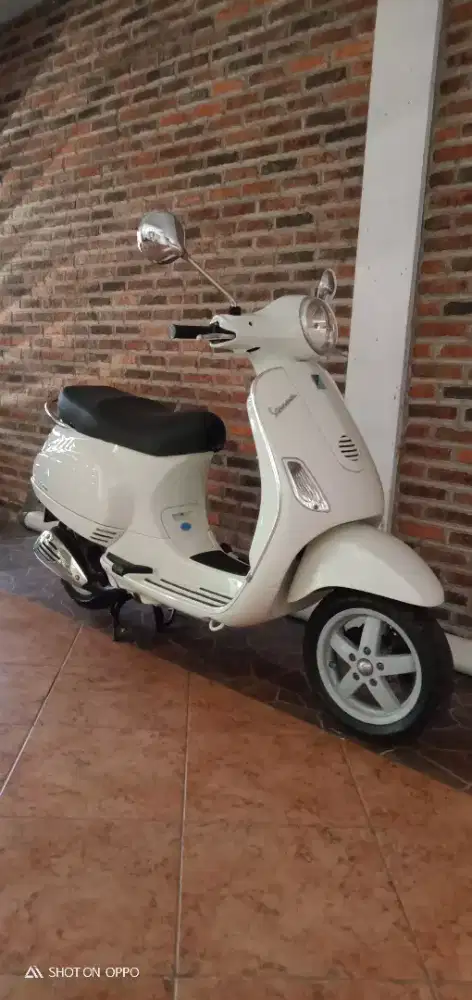 Vespa LX 150 ITALY Rare ( Bianco )