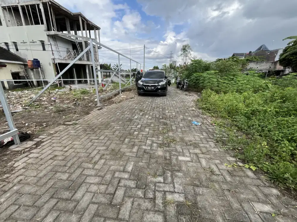 Tanah 8 menit Kampus UGM di Jalan Kaliurang Jogja