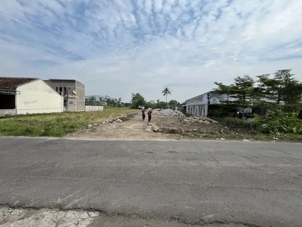 Tanah Tepi Jl Sri Rahayu Banyuraden Pekarangan