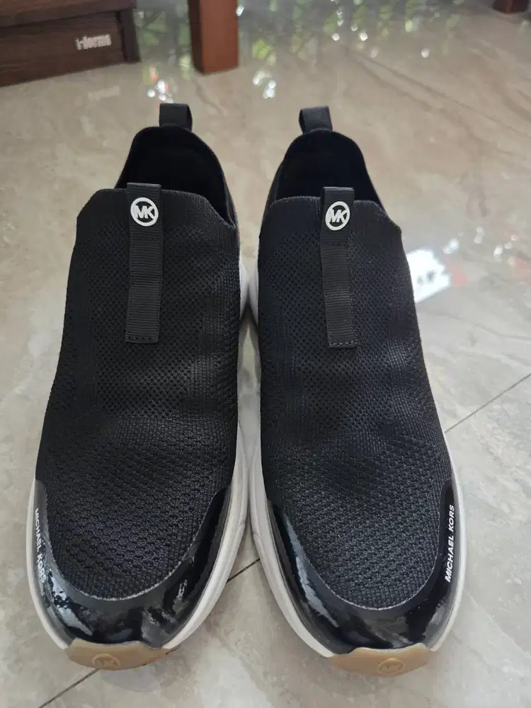 Sepatu Slip On Ori MK