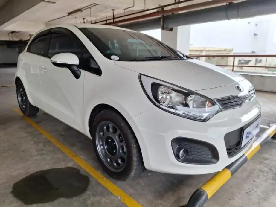 DP RENDAH Kia Rio 1.4 Bensin-AT 2014 FNB B
