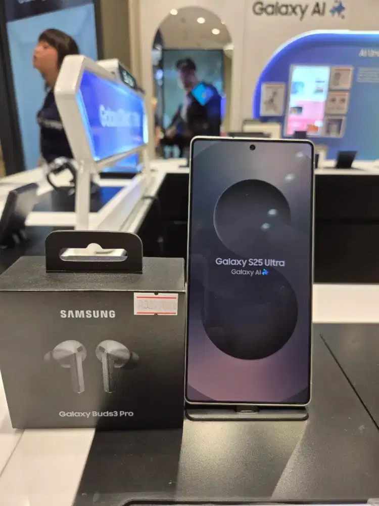 Samsung S25 Ultra Free Buds 3 pro
