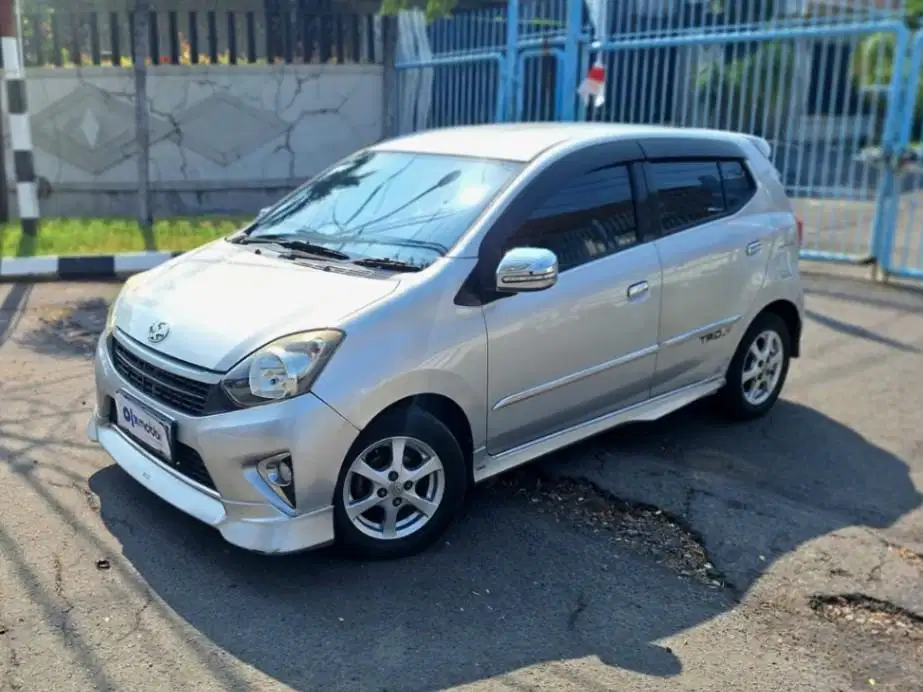 TOYOTA AGYA 1.0 TRD SPORTIVO BENSIN MATIC 2015
