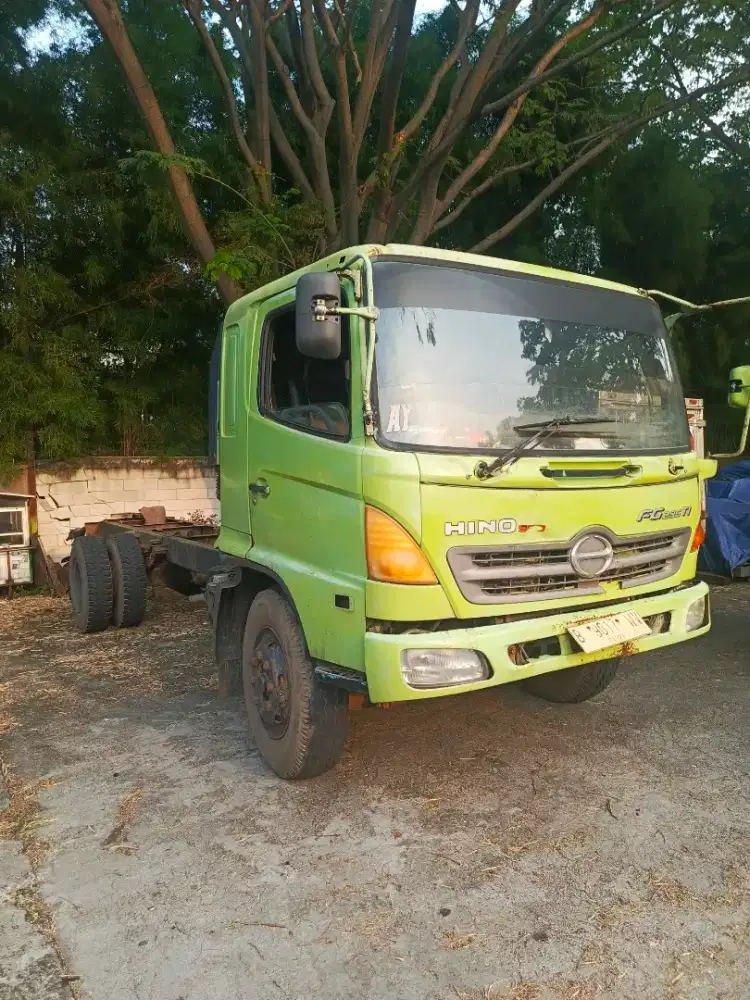 2006 Hino Lohan Engkel FG 210 JL Casisan