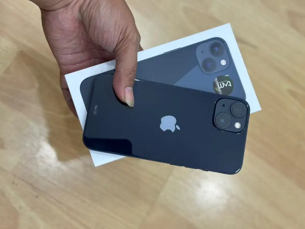 Iphone 13 128Gb midnight ibox bh 100% garansi sampai tahun depan mulus