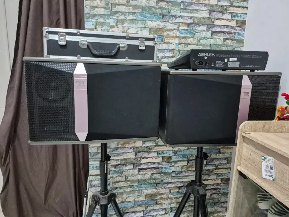 Speaker pasif jbl Ki512  3 way