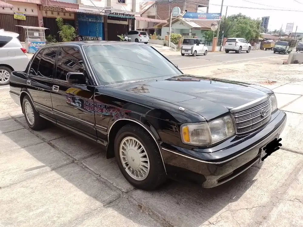 Toyota Crown Royal 1999 Bensin
