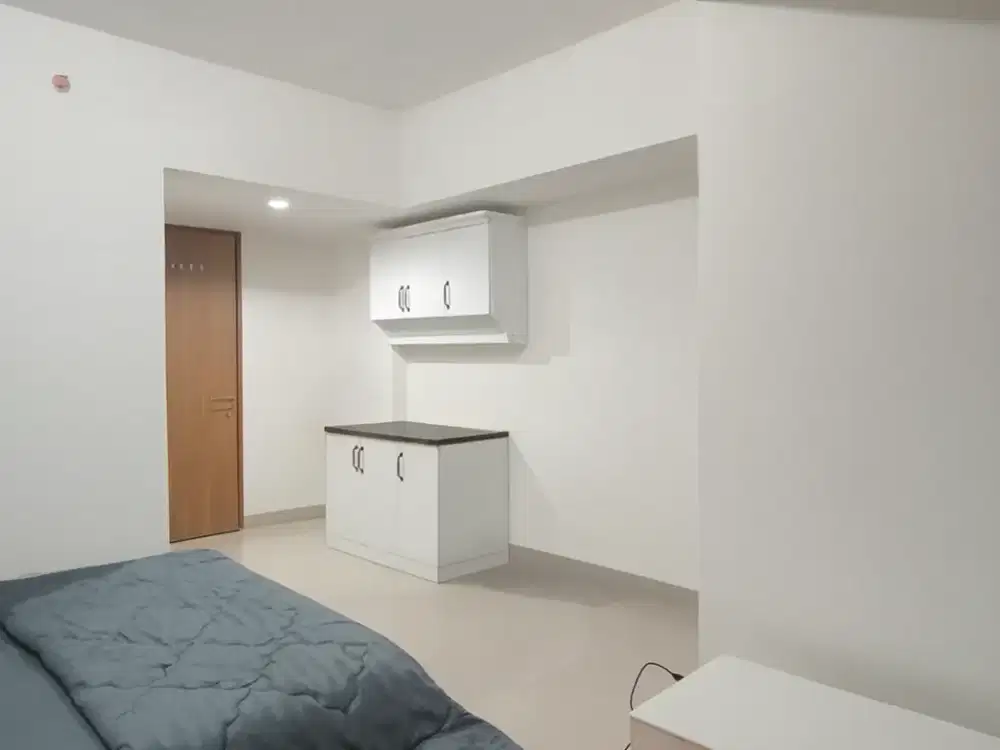 Terkoneksi Langsung ke Stasiun Studio Semi Furnish Cisauk Point Apartemen